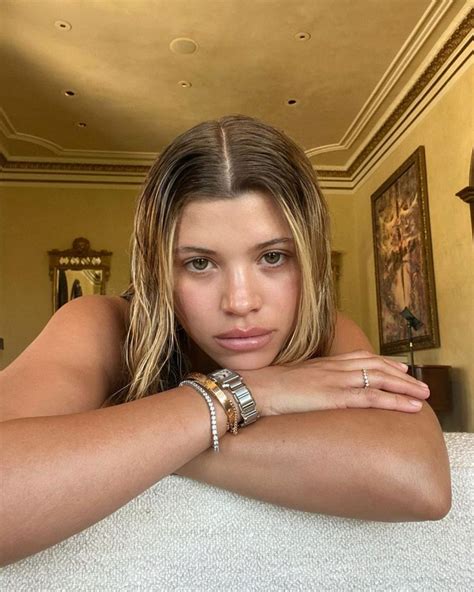 Sofia richie, 22, showed off a gorgeous blue patterned dress on sunday as she left nobu malibu after dining with her boyfriend elliot . Sofia Richie Shares Makeup-Free Photo With Sarcastic Caption