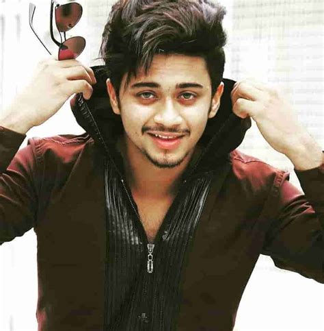 Hasnain khan is an indian model. Hasnain khan Biography, Age, Height, Girlfriend And More