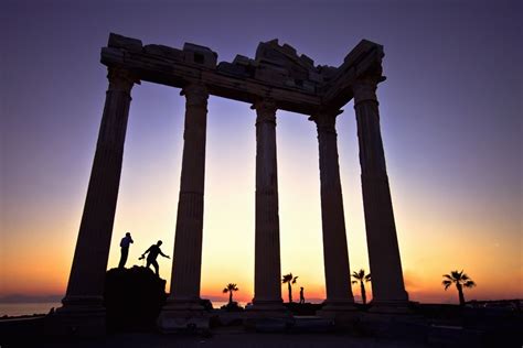 Doğal güzelikleri ile manavgat şelalesii üzerinde bulunan manavgat köprü. manavgat / Antalya | Sokak