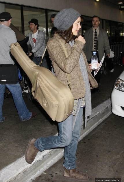 Fashioning a national identity,2010 ,nyc,may 2010. Marion Cotillard casual | Marion cotillard style, Marion ...