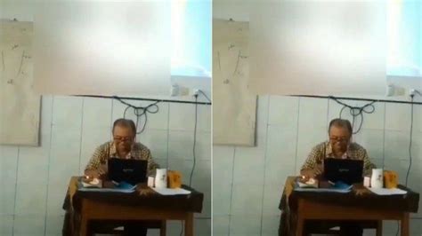 Kami juga menyediakan berbagai jenis bokep. Siswi Histeri 'Oh My God Bapak', Pria Ini Tampak Senyum ...