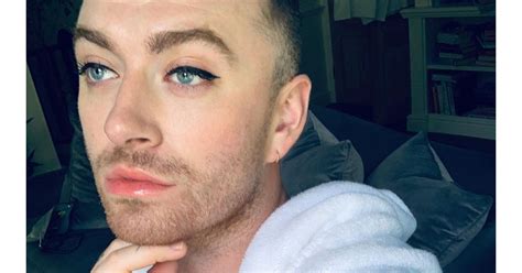 A way of describing cultural information being shared. Sam Smith revela no Instagram que é não-binário - Purebreak