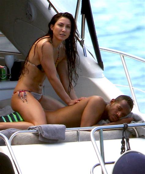 I can do this job for you! 32 Celebs Caught Cheating! | LikeShareTweet