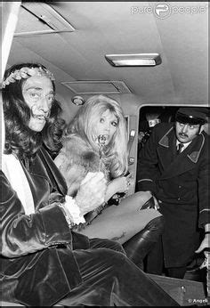 19 meilleures images du tableau AMANDA LEAR | Chanteur, Dali et Atelier peintre