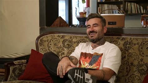 انمي سخيف للاسف كلها القصة تدور حول مدرسة لا توجد لقطات خارجي الا مانذر. Γιωργοσ Μαυριδησ : Paparazzi Giwrgos Mayridhs E3odos Sth ...