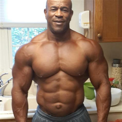 I can never penetrate anyone because it is too thick. Black muscle man with big cock - Other - freesic.eu
