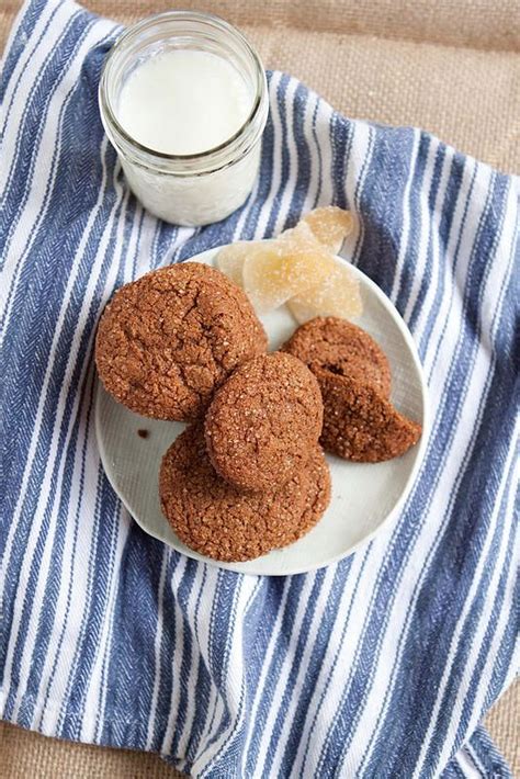 Aromatic ones — such as cinnamon, nutmeg, garlic, turmeric, ginger, coriander, dill and cumin — are perfectly fine to introduce to children, even in infancy for most moms, eating spicy food is perfectly fine, and can also help the babies be less picky when they are eating at the table, because they're. Can Dogs Eat Ginger Snaps?