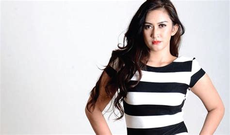 Maternity photography poses maternity poses maternity clothing target maternity cute 30+ photos to take before your due date (maternity photoshoot ideas!) i speak from experience when i. Biodata Nafa Urbach | Naviri Magazine