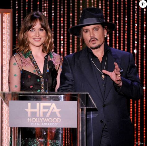 Just another night at the people's choice awards in los angeles. Dakota Johnson et Johnny Depp pendant la 19e soirée des ...