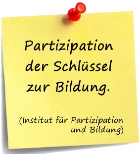 In einem neben der kommode stehenden schirmständer steht ein schirm. Familienzentrum und Gemeindekindergarten Zauberwelt