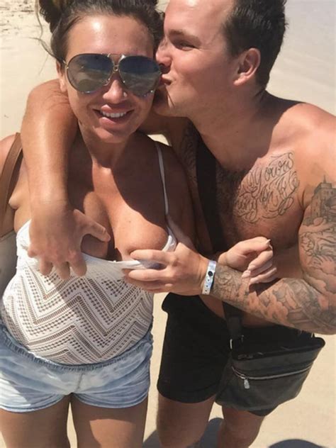 Lauren goodger is a famous english television personality, glamour model, media personality as lauren's third boyfriend. Lauren Goodger's boyfriend lashes out at Instagram fans ...