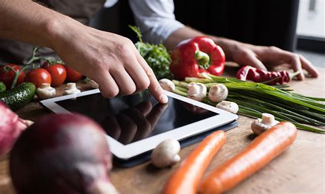 5 apps para que aprendas a cocinar. Aprende a cocinar desde tu ordenador, tablet o móvil