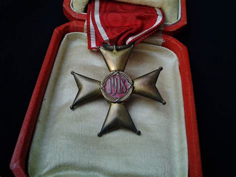 The order can be conferred for outstanding achievements in the fields of education, science, sport, culture, art, economics, national defense, social work. The Order of Poland Restored (Polonia Restituta) - Page 8