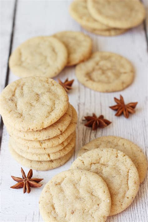 Water in a large bowl until smooth (glaze should be the consistency of heavy cream; Best Anise Cookies - Anise Seed Cookie Rings Italian Food Forever / Www.letsdishrecipes.com i ...