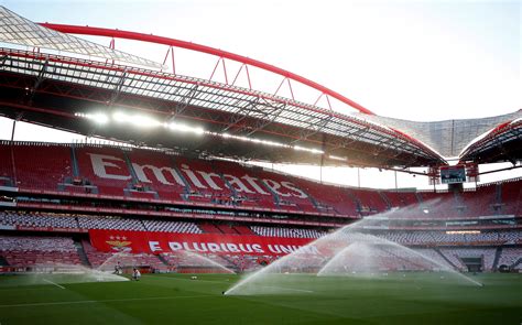 O avançado de 14 anos regressou nesta época ao sport lisboa e benfica. Rangers news: Crazed driver breaks into Benfica's stadium ...