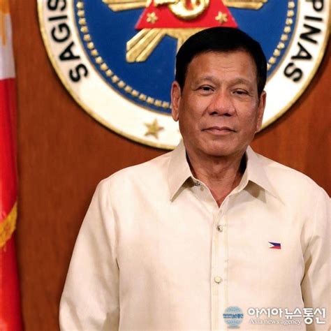 Ces derniers mois, il a élu président des philippines le 6 mai dernier, rodrigo duterte se veut être un homme politique tout. "President Duterte on Deciding to Take IATF ...
