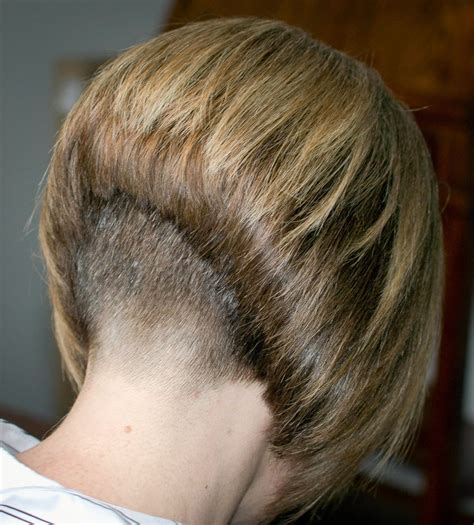 Maybe you would like to learn more about one of these? Mrs. CB from the Coolbobs.com website | Short hair ...