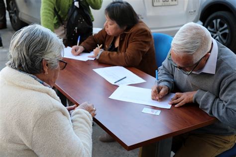 Cena organizada por el grupo de adulto mayor el 29 de diciembre de 2012 en el restaurant la cuca, cerrillos. Rebaja del pago de contribuciones para adultos mayores ...