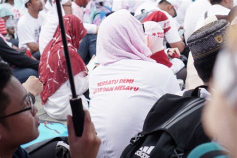 Laporan khas antara kaum di malaysia mengelak bom jangka profesor dotuk. Tantangan Pakatan Harapan Melawan Diskriminasi Rasial di ...