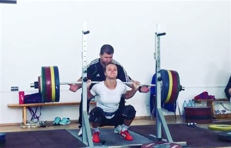 Loredana toma (64kg, romania) with a sneaky world record snatch training session at the 2019 world weightlifting championships in pattaya, thailand. Loredana Toma (63kg) 170kg x3 Squat - All Things Gym