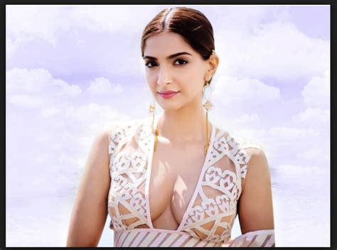 The beauty doesn't believe in adding too much drama to either her. Top 10 Hottest Bollywood Actress 2018 - More Indian ...