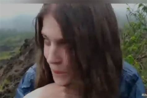 Balinese police are searching for a russian model who went viral after filming a racy video on mount batur, a volcano on indonesia's 'island of the gods.' the clip was watched by more than. Mihanika Bali - Video Viral Mesum 2021 Mihanika di Area ...