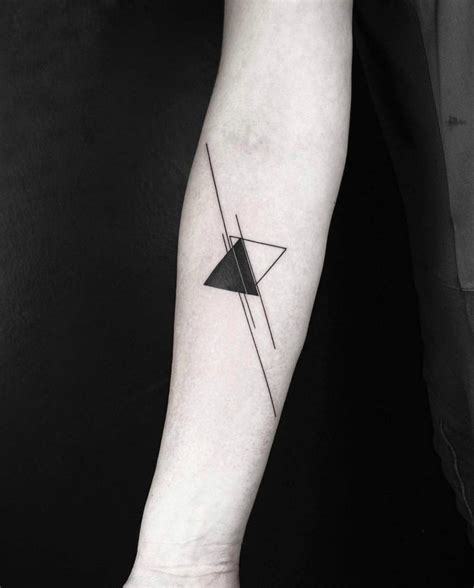 The roman numeral tattoo is the sort of ink that can be placed almost anywhere. Pin de Het III en i n k | Tatuajes geométricos, Tatuaje de ...