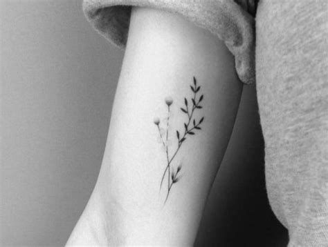 Ich hoffe, ich konnte dir helfen. Épinglé sur Vrac | Kleine tattoos, Tattoo blumen oberarm ...