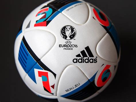 Insgesamt 51 spiele sind hierbei zu sehen. Adidas Beau Jeu EM 2016 Ball veröffentlicht - Nur Fussball