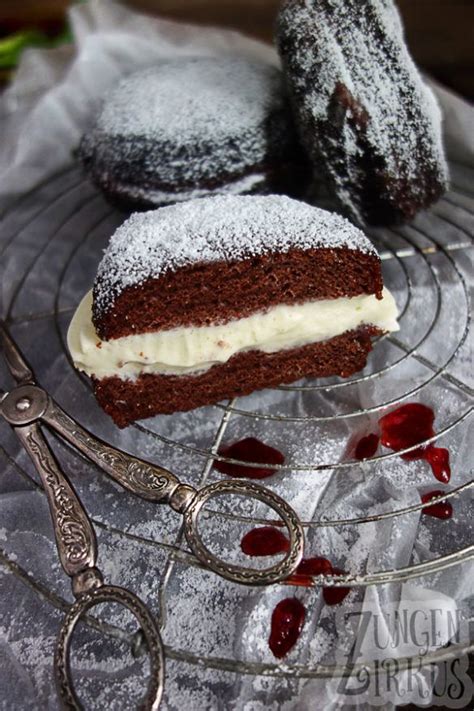 Heute zeigen wir euch einen sehr leckeren und nahrhaften kuchen mit selbstgemachtem pudding. Schokokrapfen/Berliner mit Puddingfüllung o. Marmelade ...