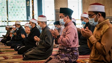 Salah timings, adhan and rakat. First Friday prayer during Movement Control Order in ...