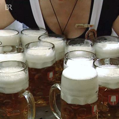 Je mehr man liest desto mehr kommt der gedanke auf ob diese weisen worte bevor oder nach dem konsumieren von bier entstanden sind. Geburtstag Mann Lustig Bier Gif