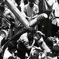 u paɡaˈdoʁ dʒi pɾoˈmɛsɐs, keeper of promises) is a 1962 brazilian drama film directed the movie begins as zé, followed by his wife rosa (glória menezes), arrives outside the church. Foto de O Pagador de Promessas - O Pagador de Promessas ...