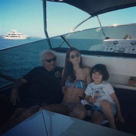 Negli scorsi mesi le voci di una presunta relazione tra i. Gossip news, Elisabetta Gregoraci e Flavio Briatore: in crisi?