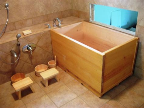 (immersive bathing is a key component of buddhist cleansing rituals.) traditionally made with native hinoki wood, they're a bathroom fixture in apartments, homes and ryokans (spas) across the country. Square Japanese Soaker Tub — Randolph Indoor and Outdoor ...