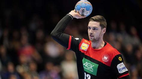 Ard, zdf und magentatv übertragen die 51 spiele der em 2021 live. Handball-EM 2020: Deutschland vs. Lettland heute live im ...