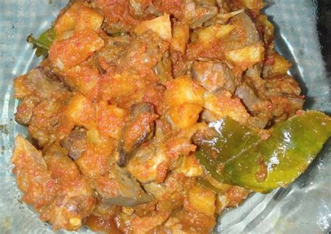 Tambahkan sedikit air, tunggu agak mendidih, lalu tambahkan juga kecap, aduk rata, kemudian masukkan ati ampela dan pete, aduk lagi sampai rata. Resep Sambal goreng ati ampela ayam plus kentang oleh Dyah ...