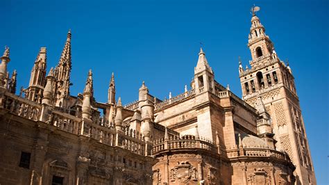 Está localizado no distrito de casco antiguo, apenas de poucos minutos a pé de la. Catedral y Giralda - CIEE SEVILLA WORK EXCHANGES