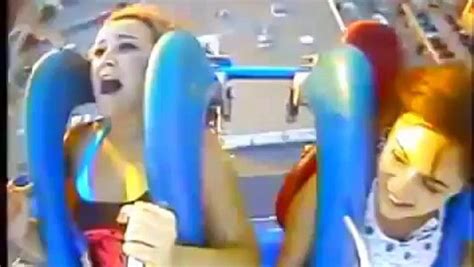 Slingshot is a two person capsule that propels riders into the air up to 100 mph! Top 10 Girl Slingshot Ride Fails - video dailymotion