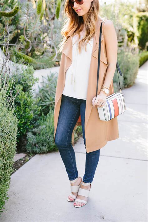A Neutral Spring Outfit | M Loves M | Neutral spring outfit, Spring outfit, Striped bag outfit