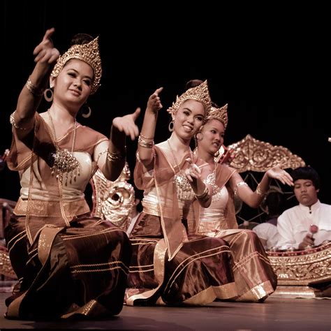 Thai Culture in Los Angeles - Thai Community Development CenterThai Community Development Center