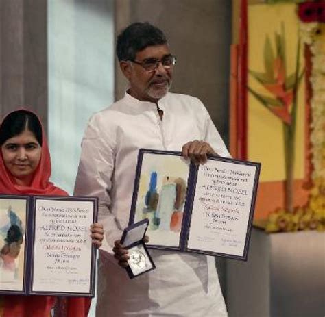 Malala yousafzai, the youngest person to win the nobel peace prize. Norwegen-Auszeichnungen-Frieden-Nobel-Menschenrechte ...