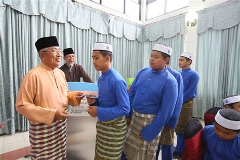 Berapakah jumlah pencen encik ahmad selepas menerima kenaikan 2 peratus pada tahun 2013 hingga tahun 2016? Majlis Hari Raya Aidilfitri PESARA UKM - Persatuan Pesara UKM