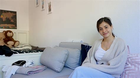 Yusra mardini, ein mädchen aus syrien, erzählt mit diesem buch ihre anrührende geschichte, die knapp ein jahr nach ihrer entbehrungsreichen flucht war yusra noch nicht wieder in topform. Die unglaubliche Geschichte der syrischen Schwimmerin ...