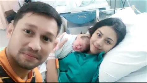 Referensi nama bayi perempuan yang dimiliki oleh generasi orangtua kita hanya berkisar pada nama yang sudah. Tak Sampai 4 Jam Tahan Kontraksi, Linda Beego Selamat ...