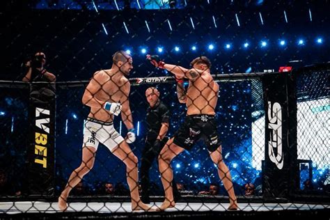 Teraz wierni widzowie czekają na wszelkie informacje. FAME MMA 6 - KIEDY GALA? KARTA WALK Kto walczy na FAME MMA ...