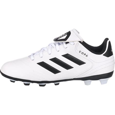 Runde kappe, zum hineinschlüpfen und charakteristische dreifarbige streifen. adidas Performance, Fußballschuhe COPA 18.4 FxG J für ...