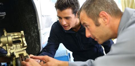 Looking for more job opportunities? 5 Important Things To Consider When Choosing An Automotive ...