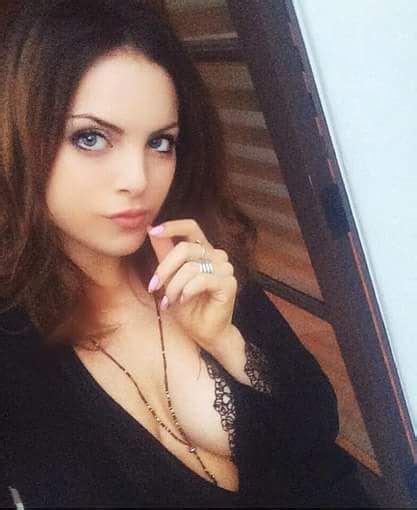 His oldest gaming memory is playing pajama. Elizabeth Gillies | Elizabeth gillies, Liz gillies, Elizabeth