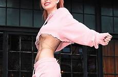 thorne underboob barely flashes braless wears